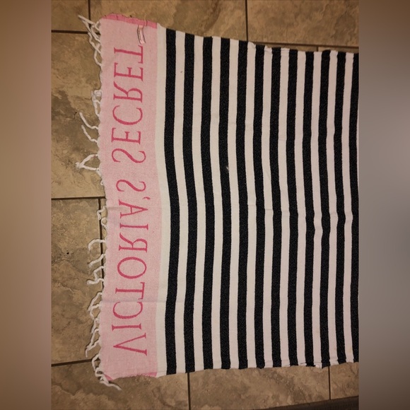 Victoria Secret Blanket Tassels  Pink Striped Black And White Authentic Knitted - Picture 4 of 9